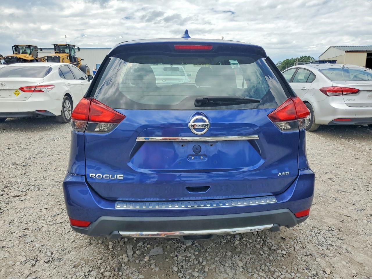 2017 Nissan Rogue S - Image 6