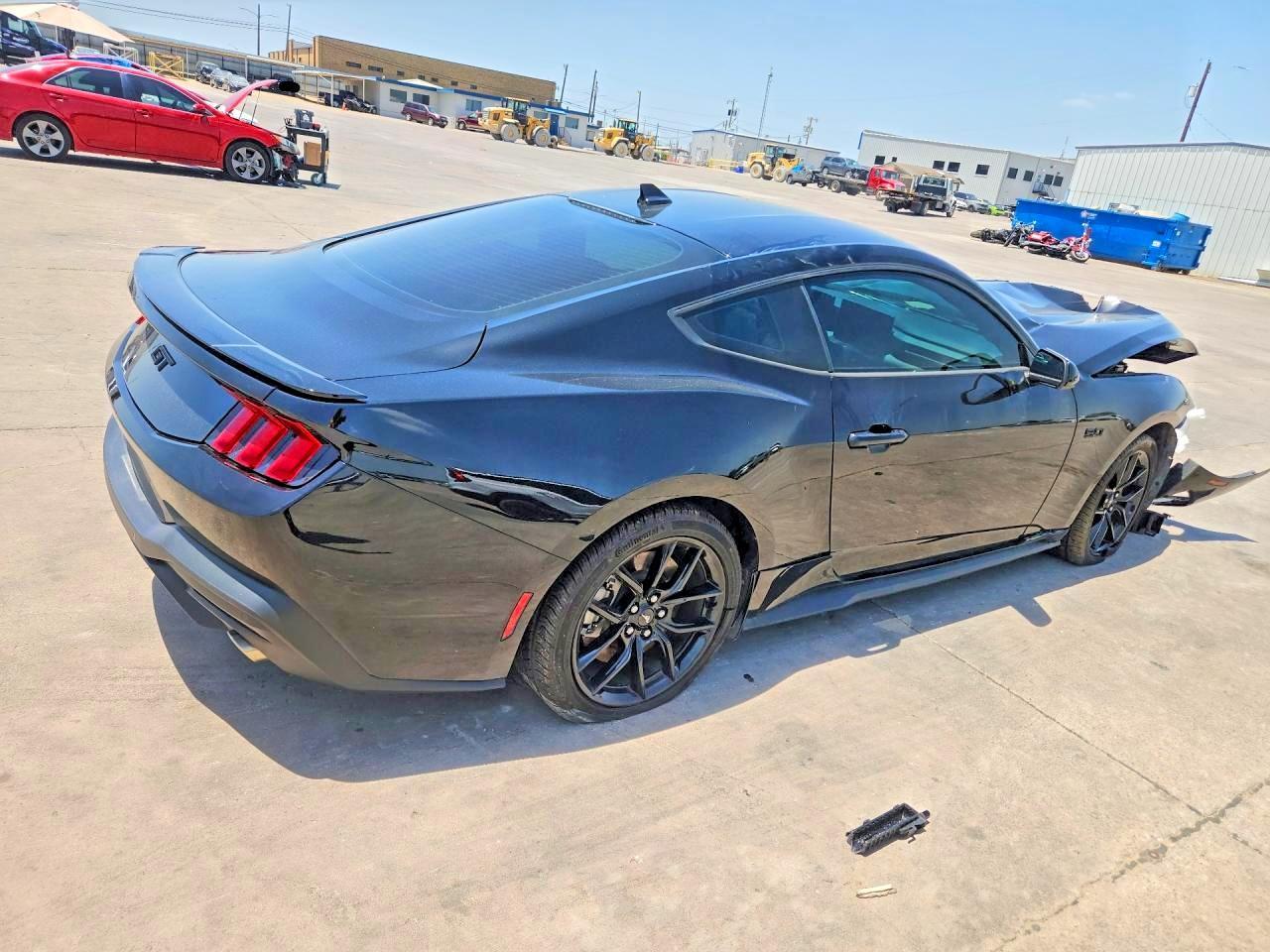 2025 Ford Mustang Gt - Фото 3