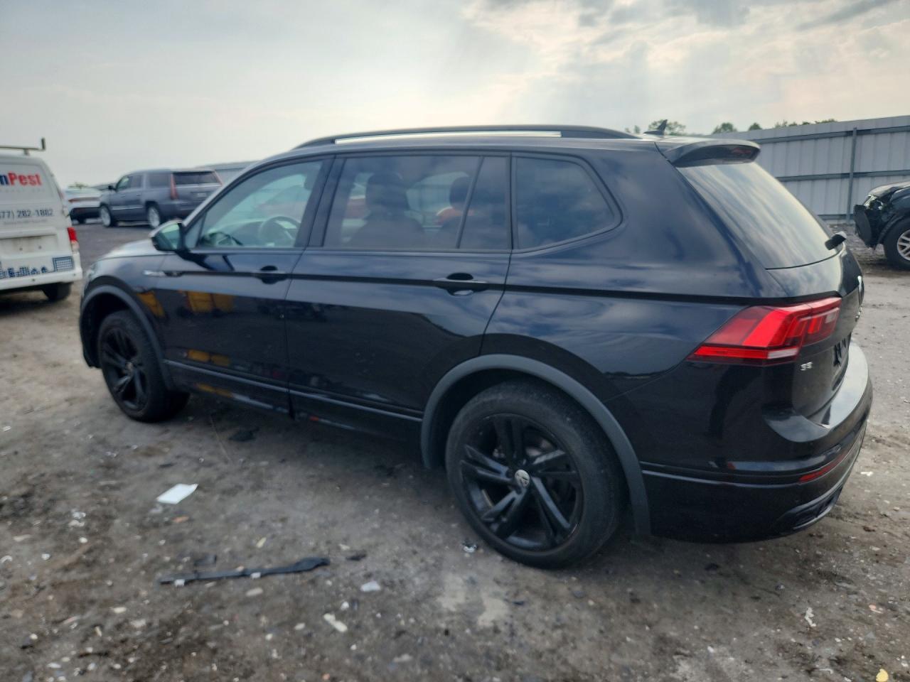 2023 Volkswagen Tiguan Se R-Line Black - Фото 2