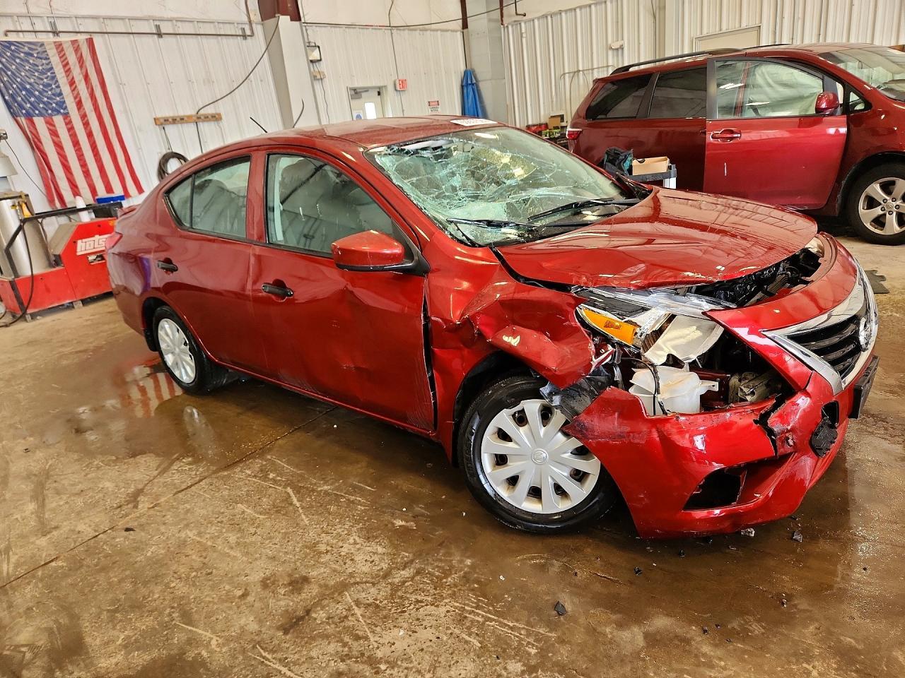 2018 Nissan Versa S Plus - Фото 4
