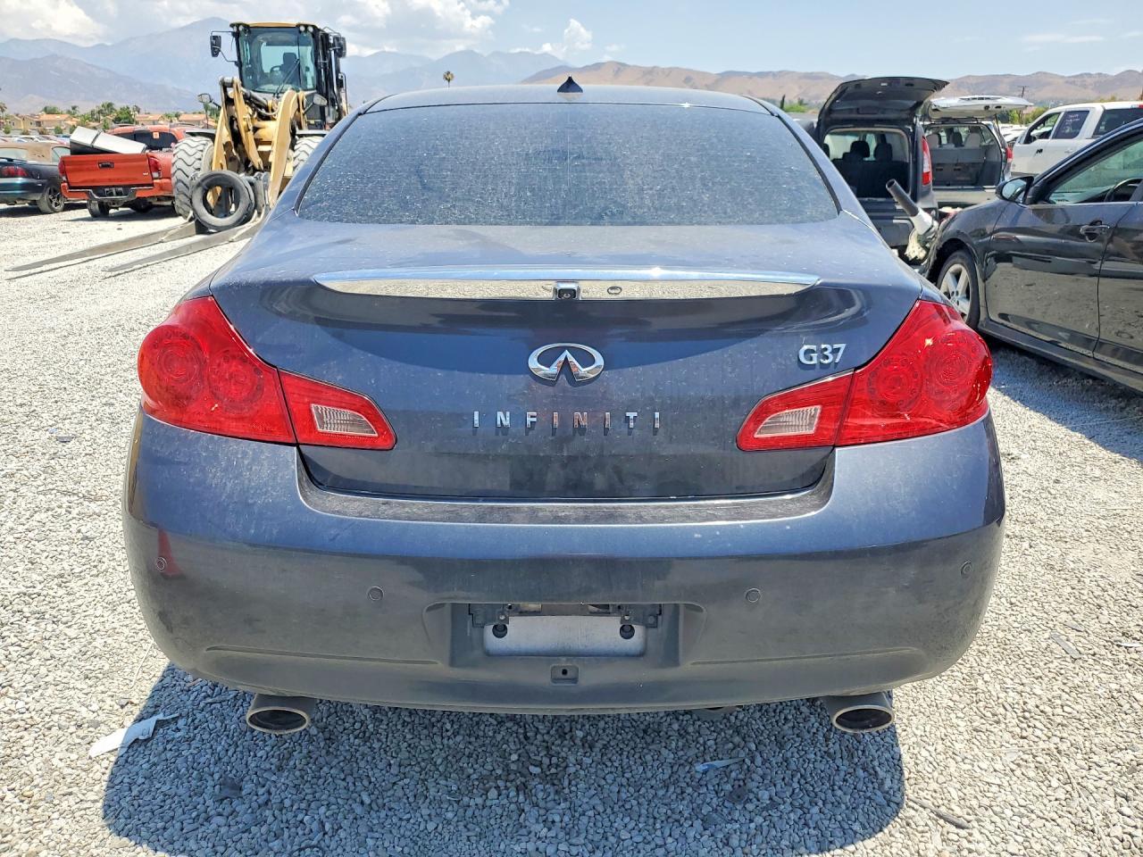 2013 Infiniti G37 Sedan Journey - Фото 6