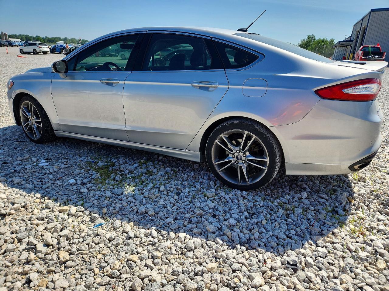 2016 Ford Fusion Titanium - Фото 2