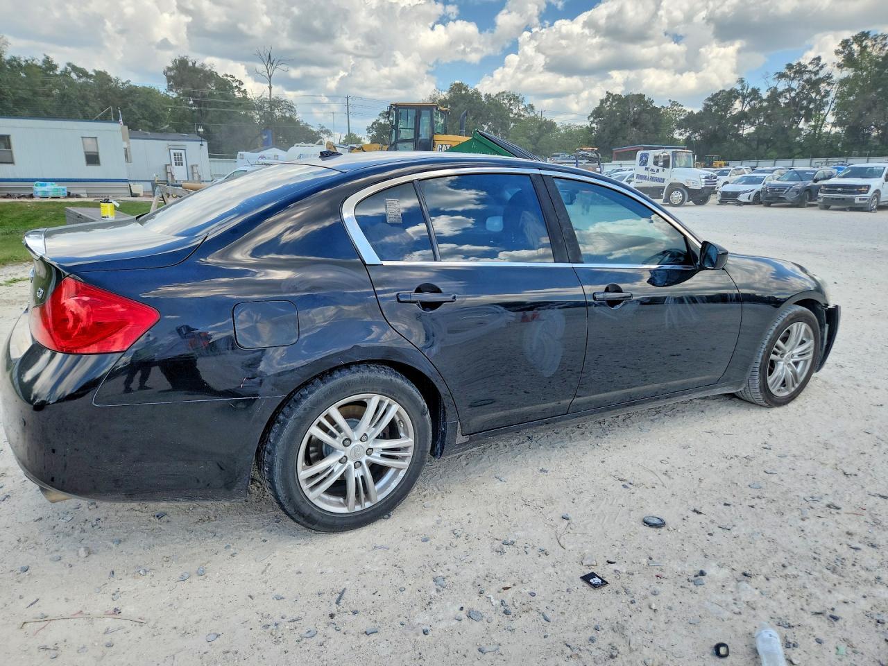 2011 Infiniti G37 Sedan Journey - Фото 3