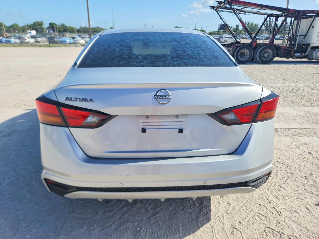 2023 Nissan Altima S - Image 6