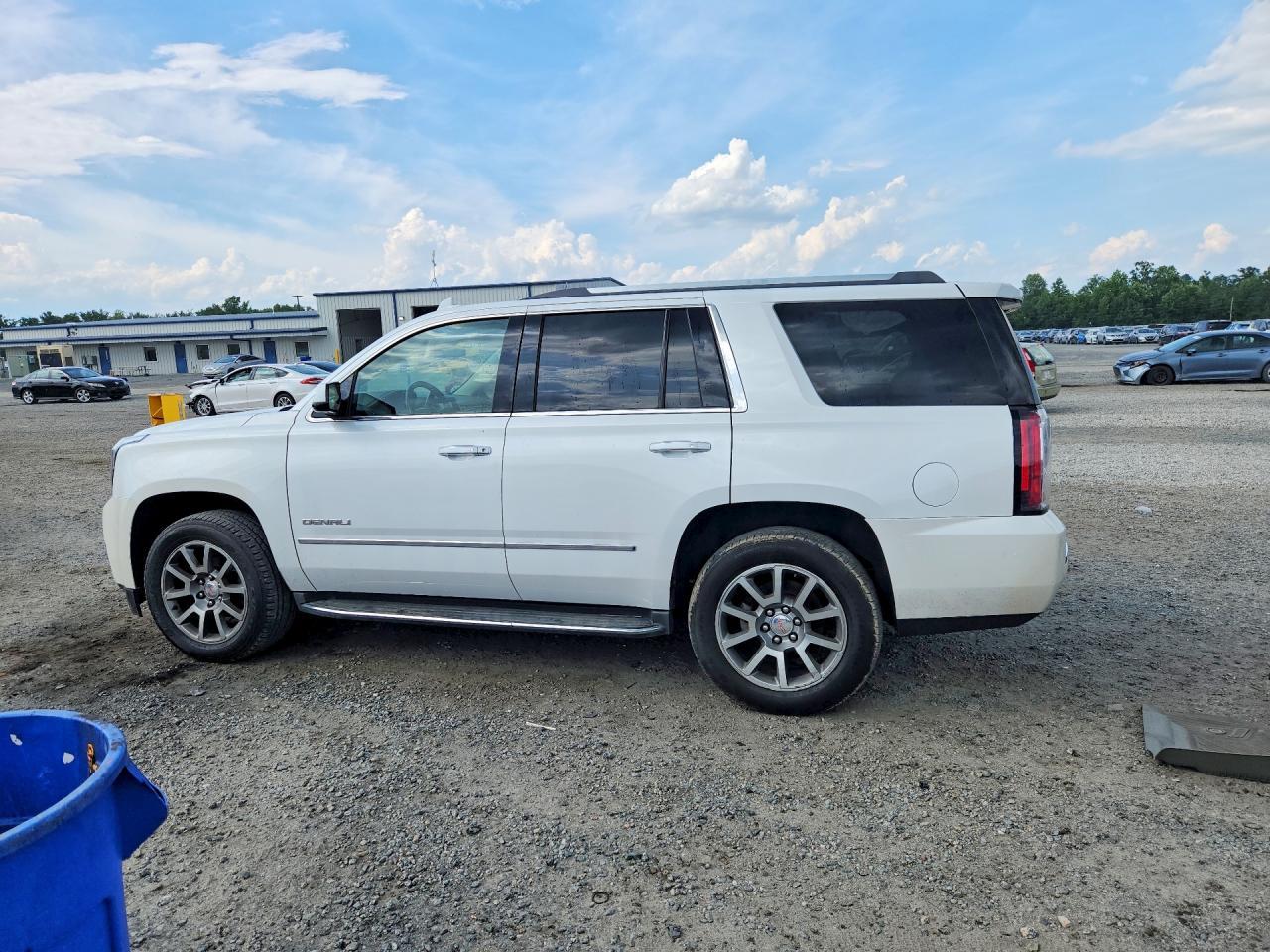 2017 GMC Yukon Denali - Фото 2