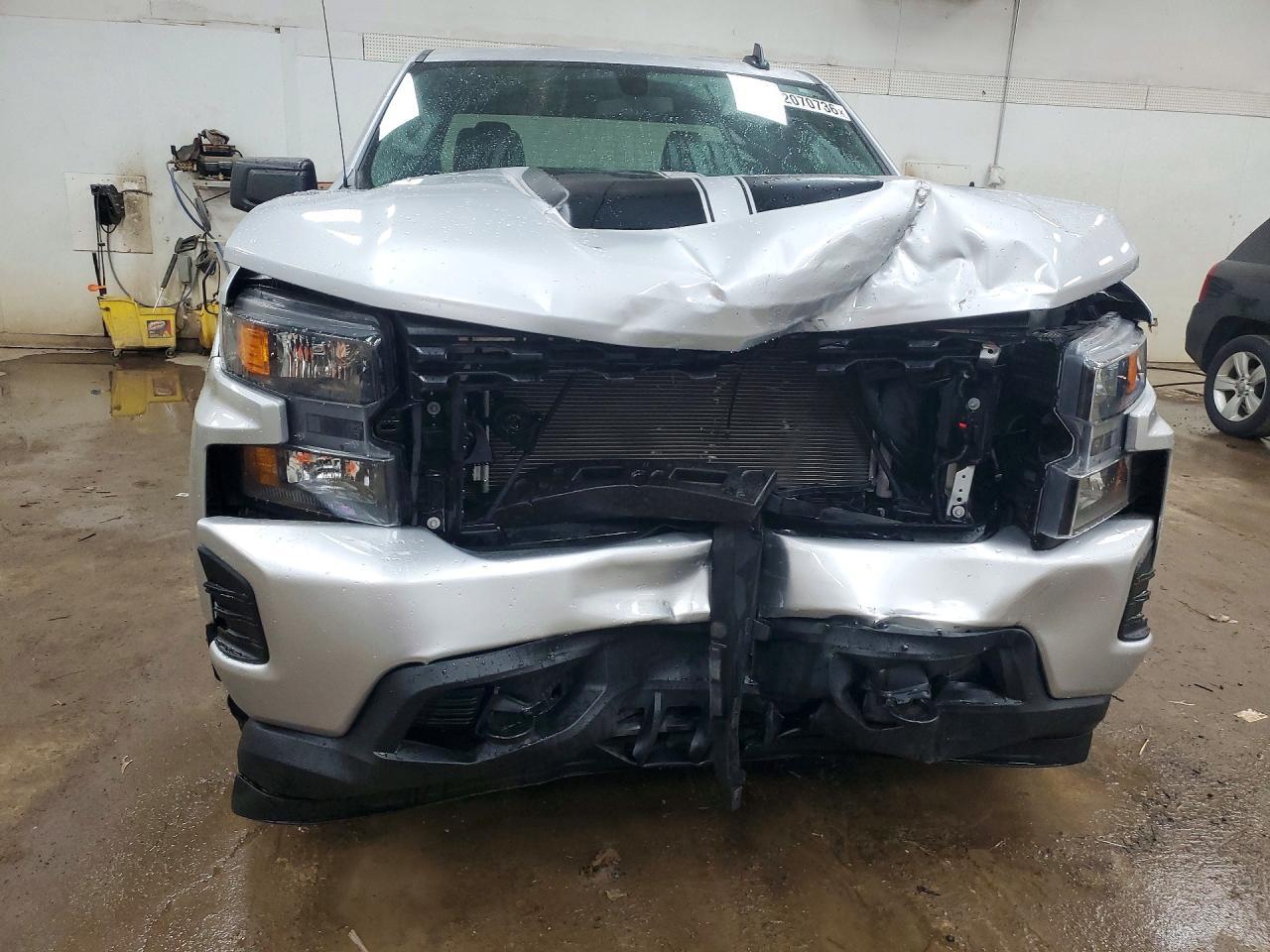 2021 Chevrolet Silverado K1500 Custom - Фото 5