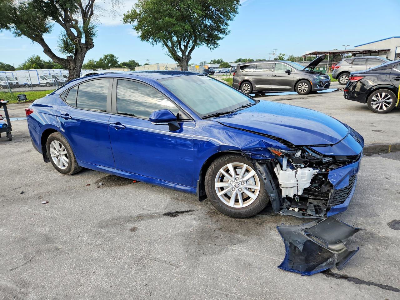 2025 Toyota Camry Le - Фото 4