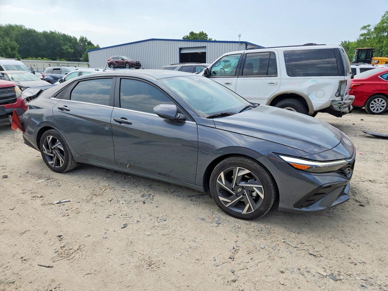 2025 Hyundai Elantra Limited - Фото 4