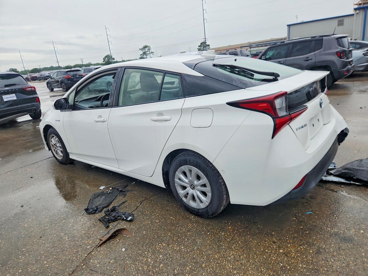 2021 Toyota Prius Le - Image 2