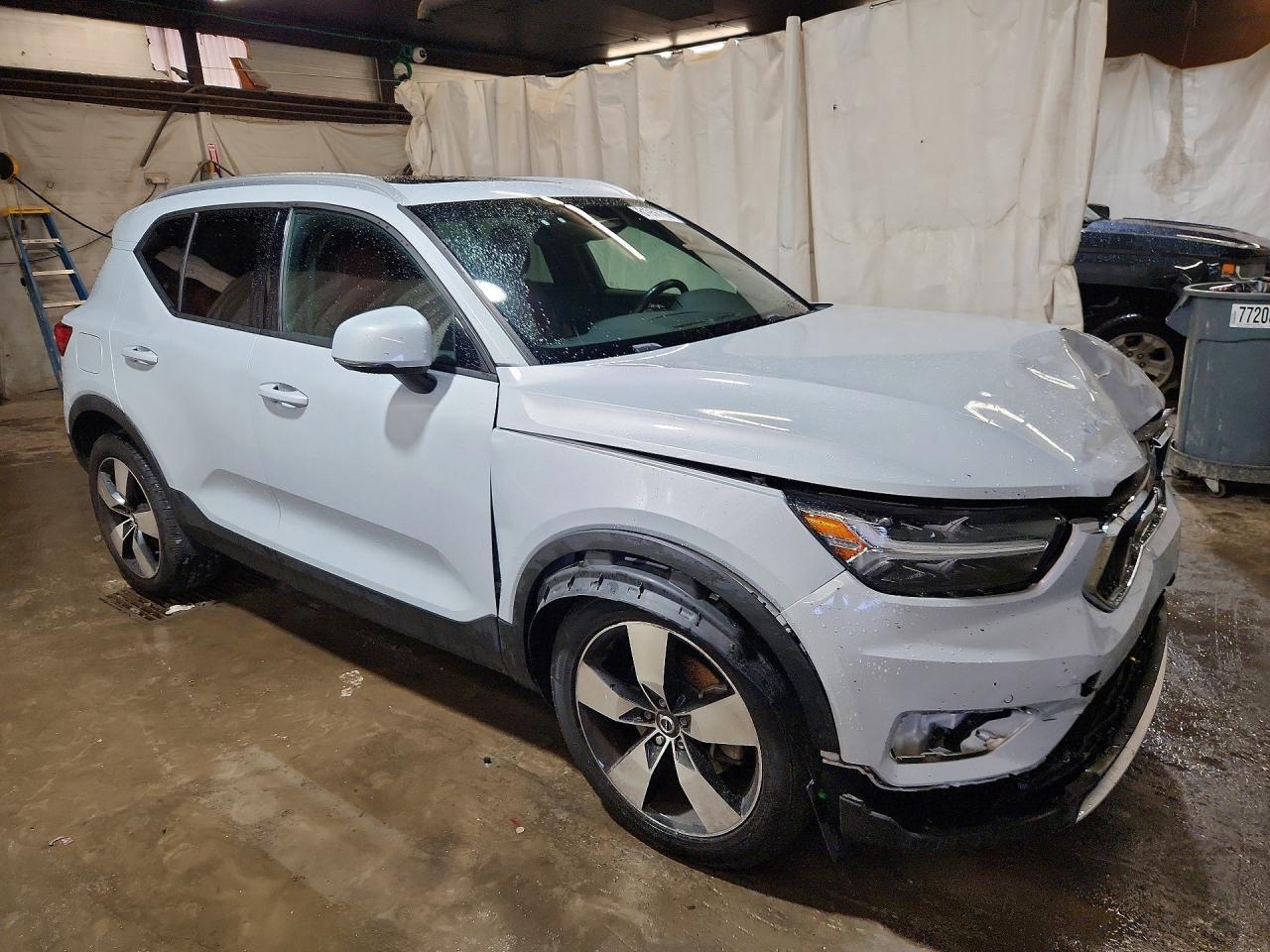 2020 Volvo Xc40 T5 Momentum - Фото 4