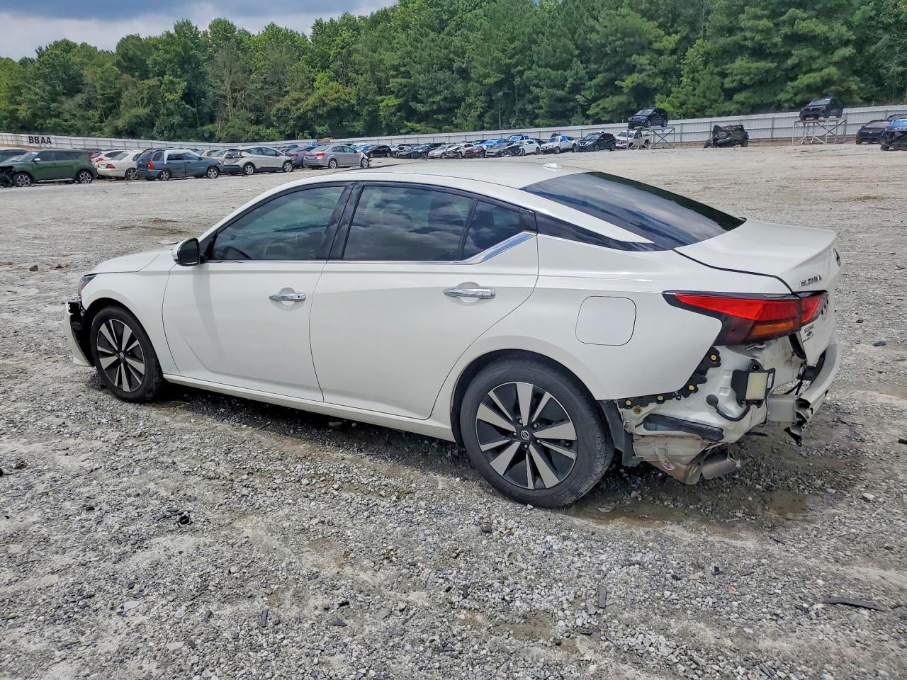 2021 Nissan Altima Sl - Image 2