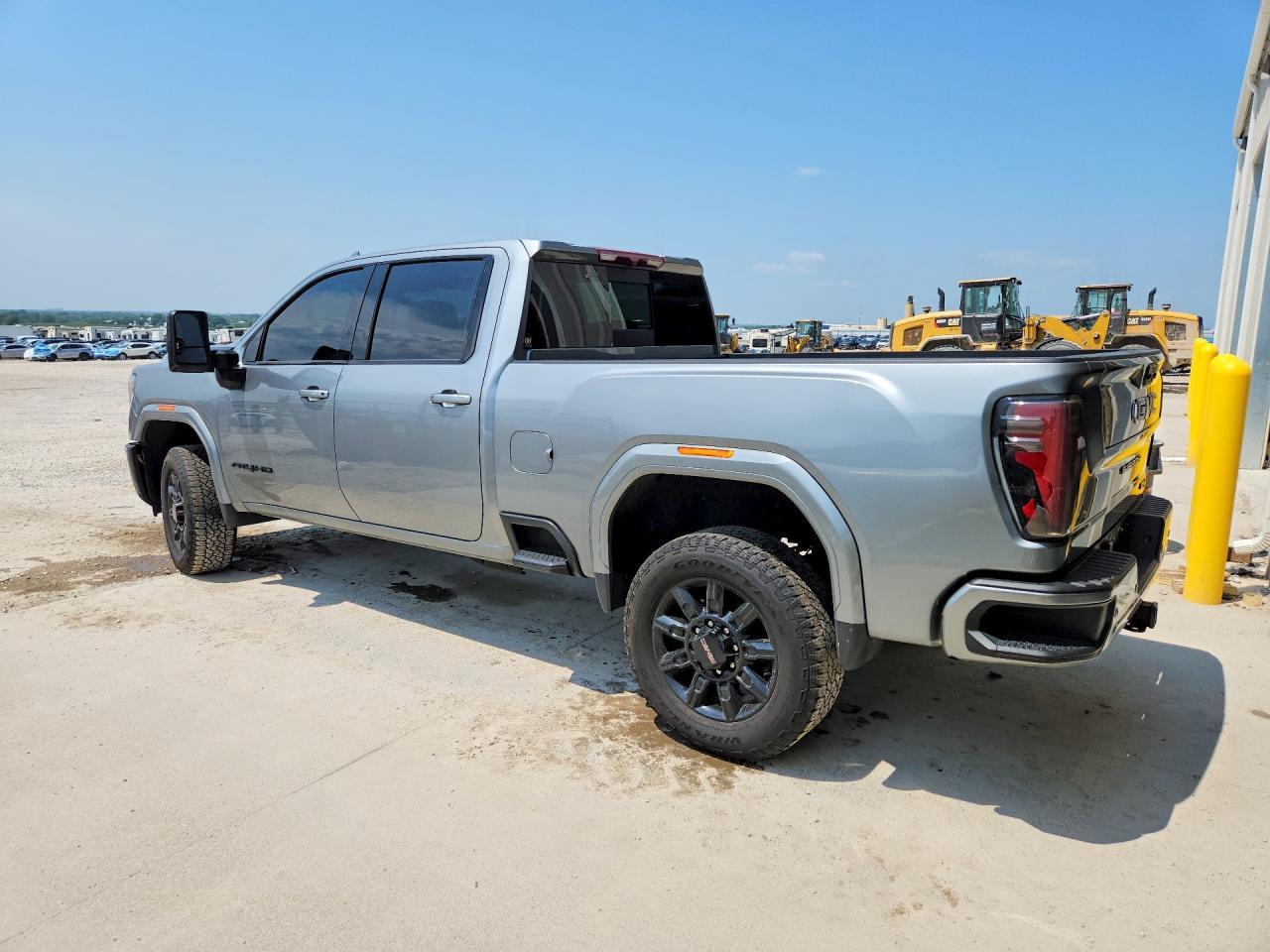 2024 GMC Sierra K2500 At4 - Image 2