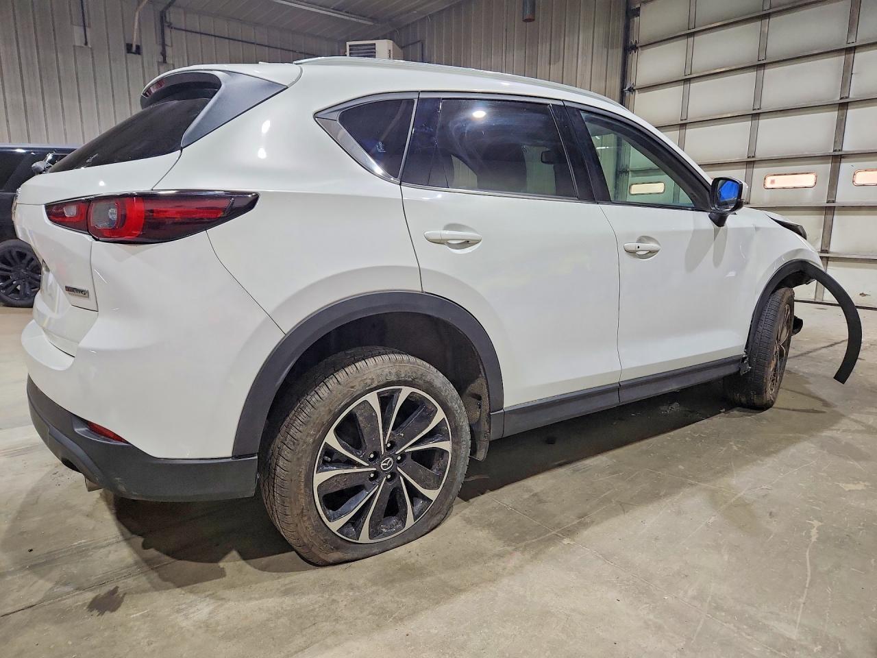2023 Mazda Cx-5 Premium - Image 3
