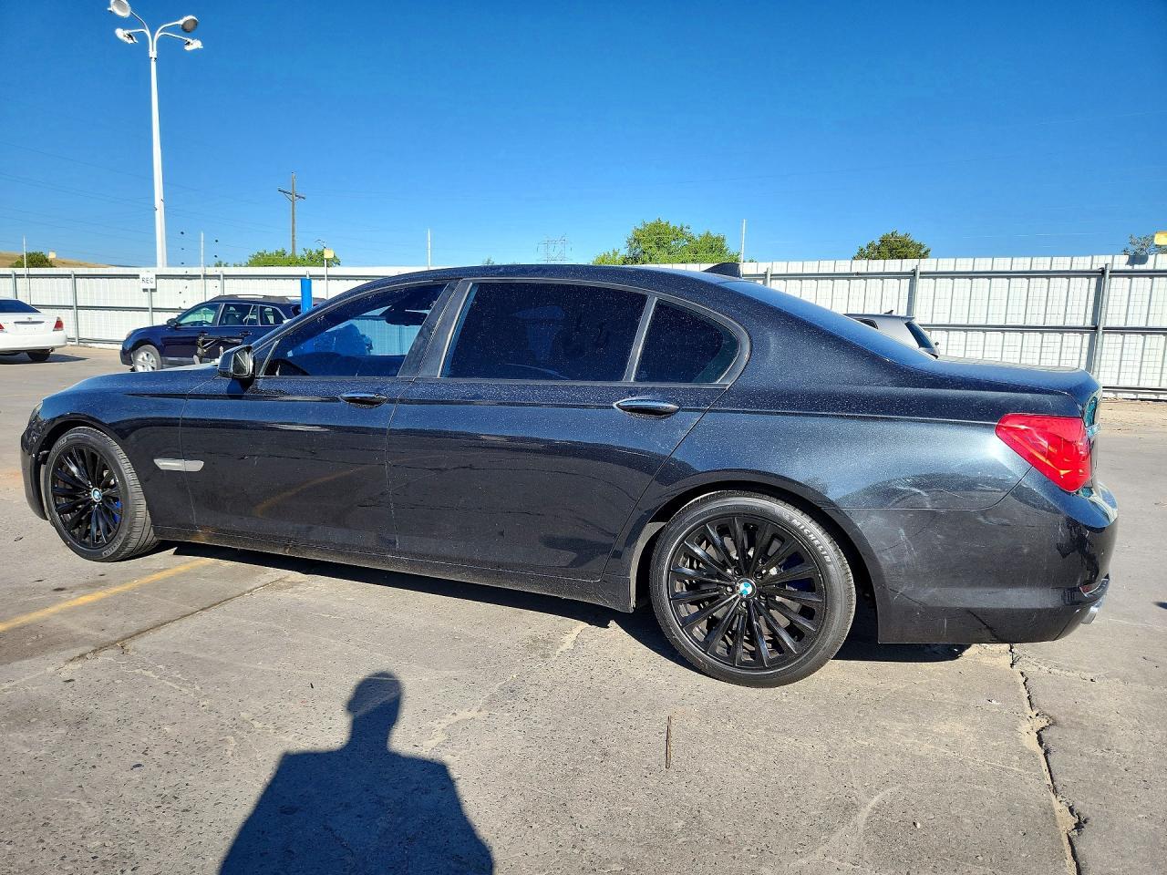 2009 BMW 750 Li - Image 2