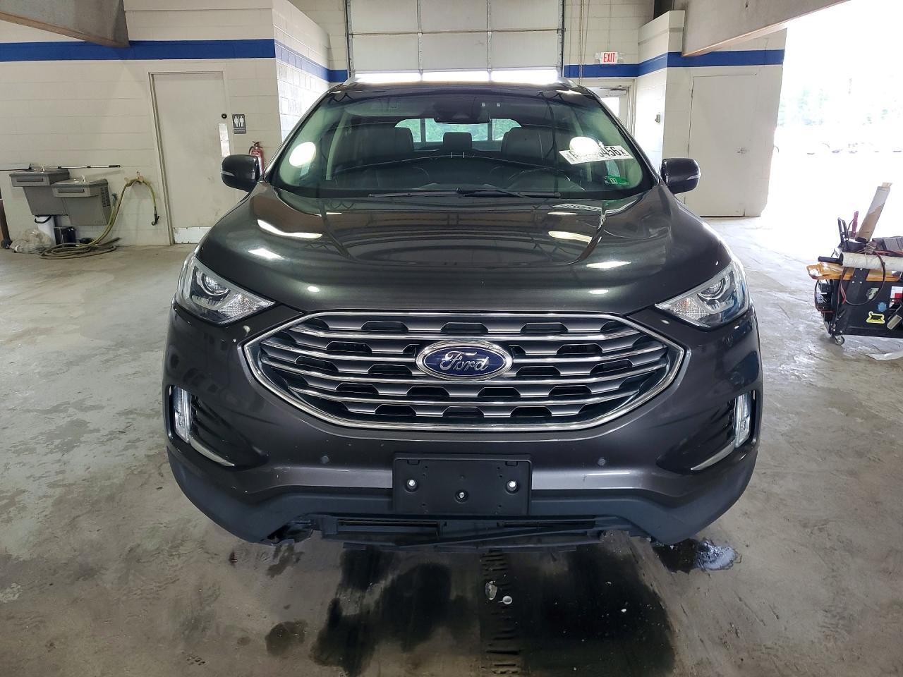 2020 Ford Edge Titanium - Фото 5