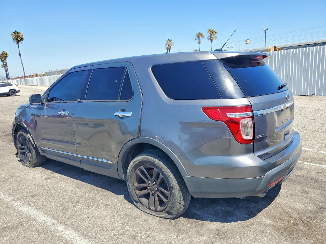 2014 Ford Explorer Xlt - Image 2