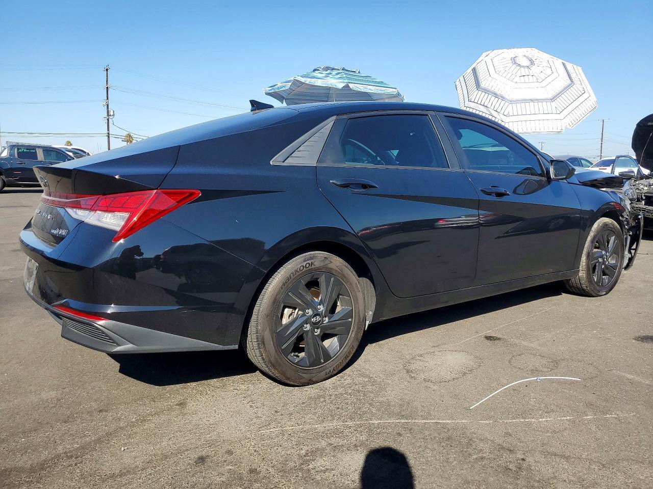 2022 Hyundai Elantra Blue - Фото 3