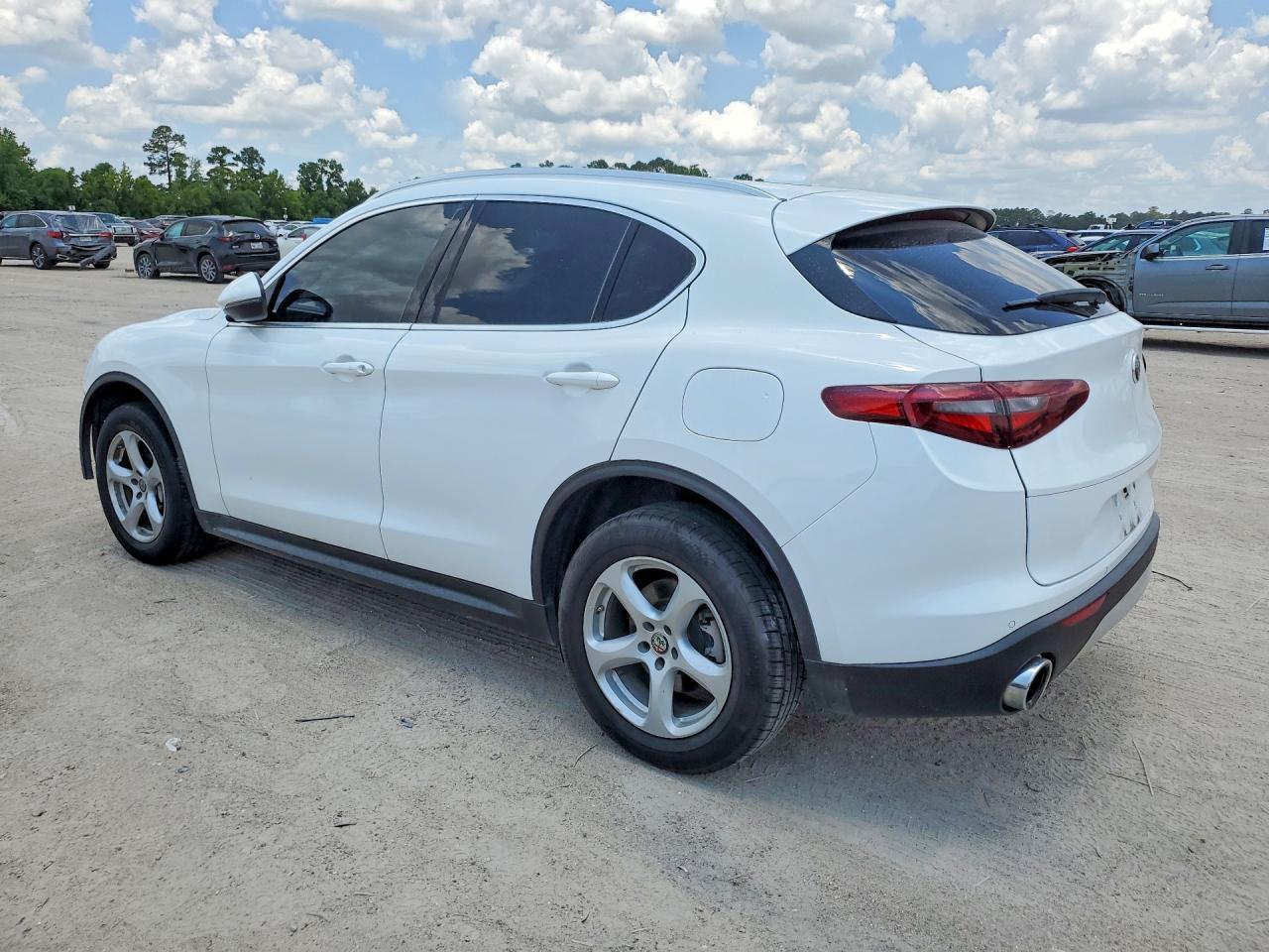 2020 Alfa Romeo Stelvio Base - Фото 2