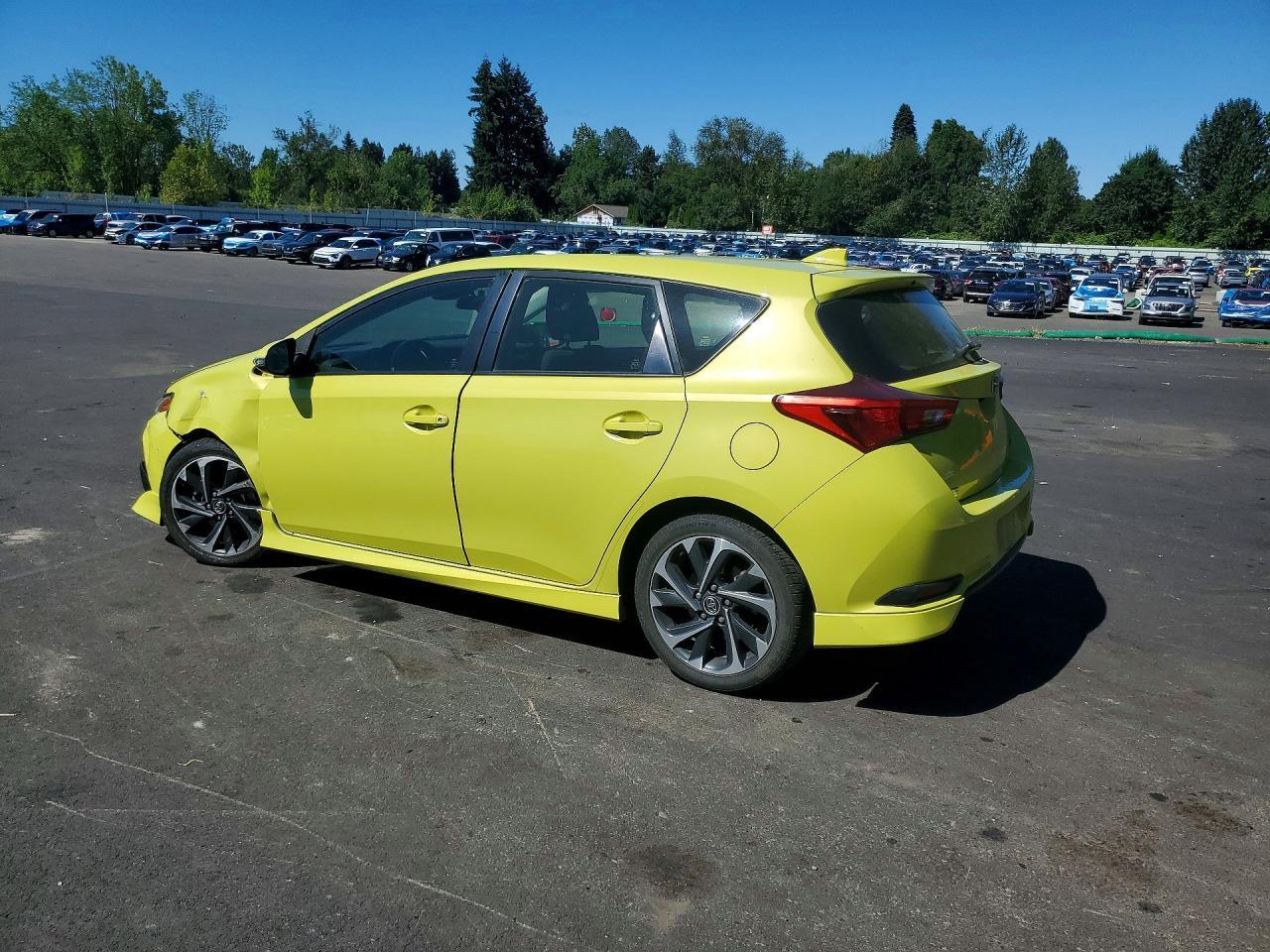 2017 Toyota Corolla Im Base - Фото 2