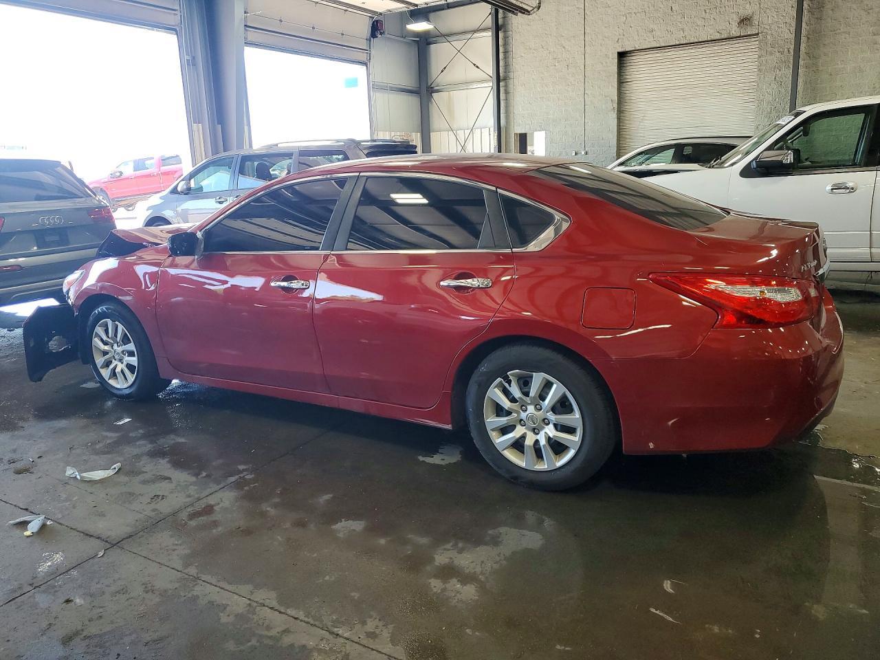 2016 Nissan Altima 2.5 S - Фото 2