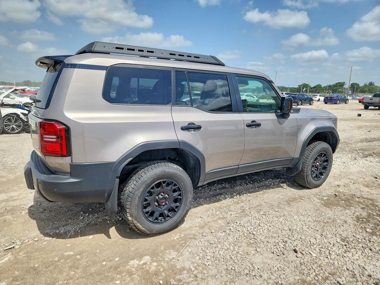 2024 Toyota Land Cruiser Base - Фото 3