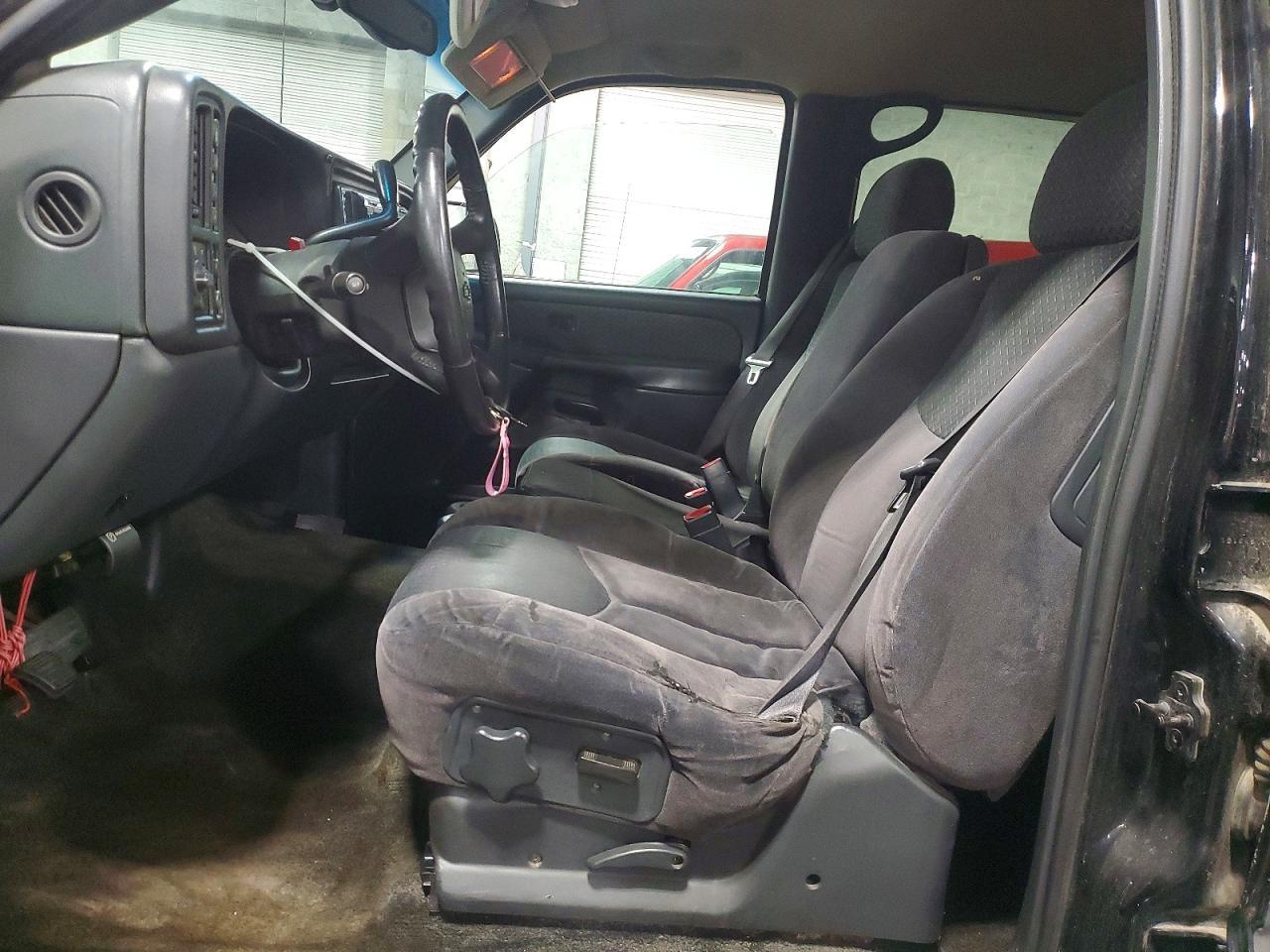 2002 Chevrolet Avalanche K1500 - Image 7