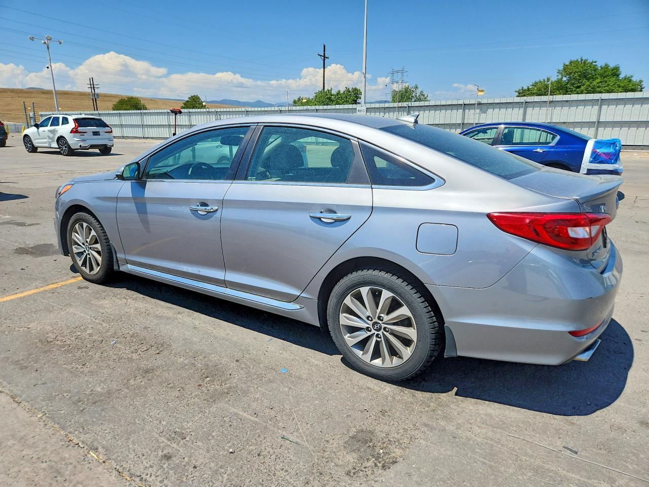 2015 Hyundai Sonata Sport - Image 2
