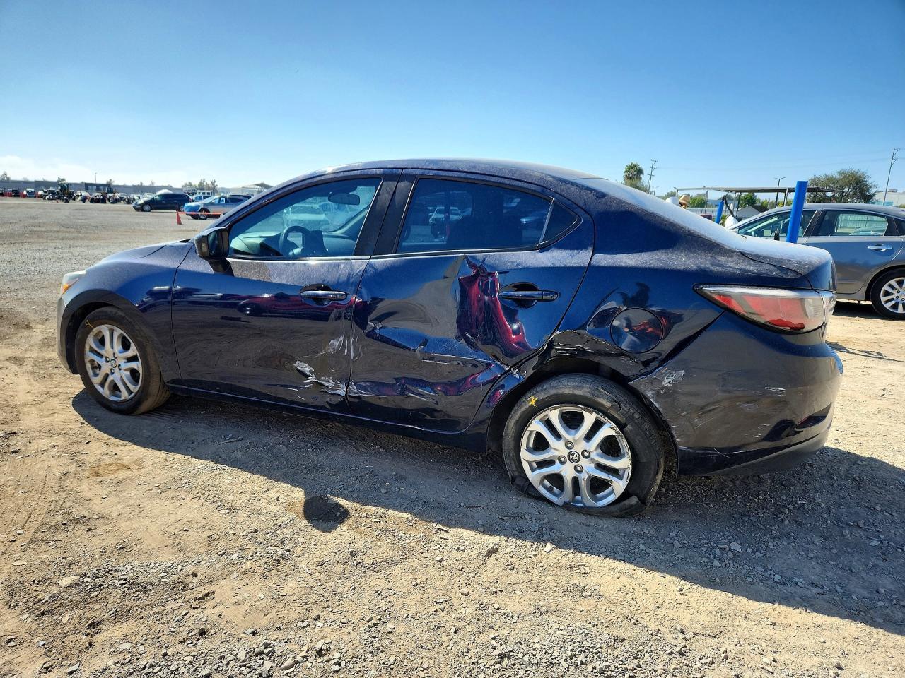 2018 Toyota Yaris Ia Base - Image 2