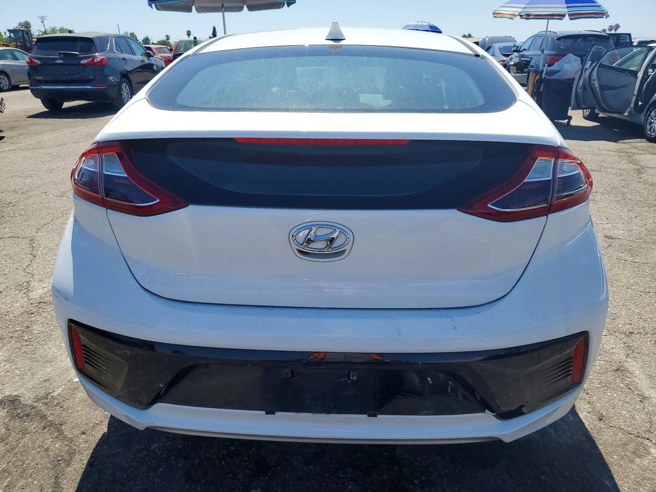 2017 Hyundai Ioniq Limited - Image 6