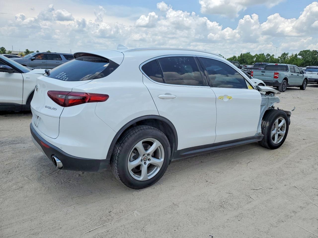 2020 Alfa Romeo Stelvio Base - Фото 3