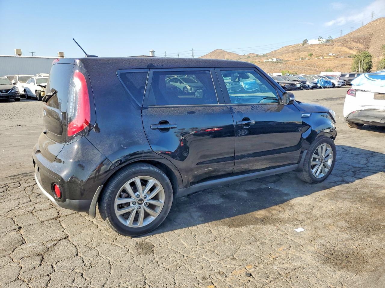 2017 Kia Soul + - Image 3