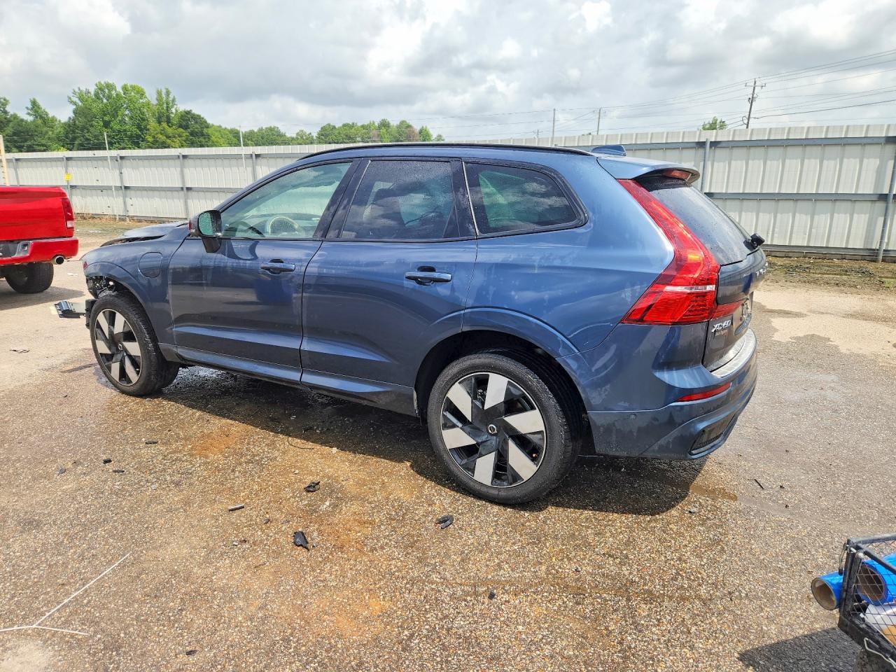 2025 Volvo Xc60 Plus - Image 2