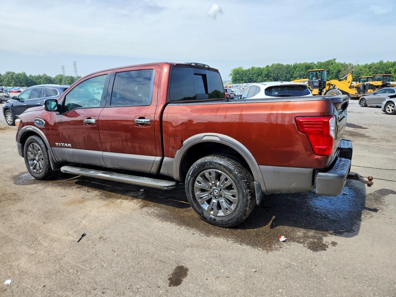 2017 Nissan Titan Platinum Reserve - Фото 2