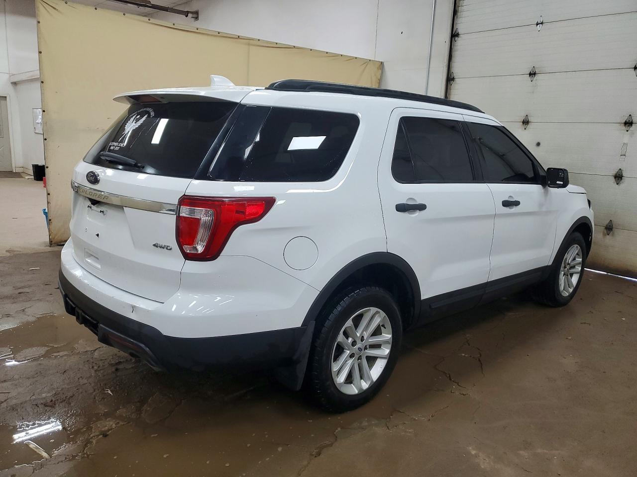 2017 Ford Explorer - Фото 3