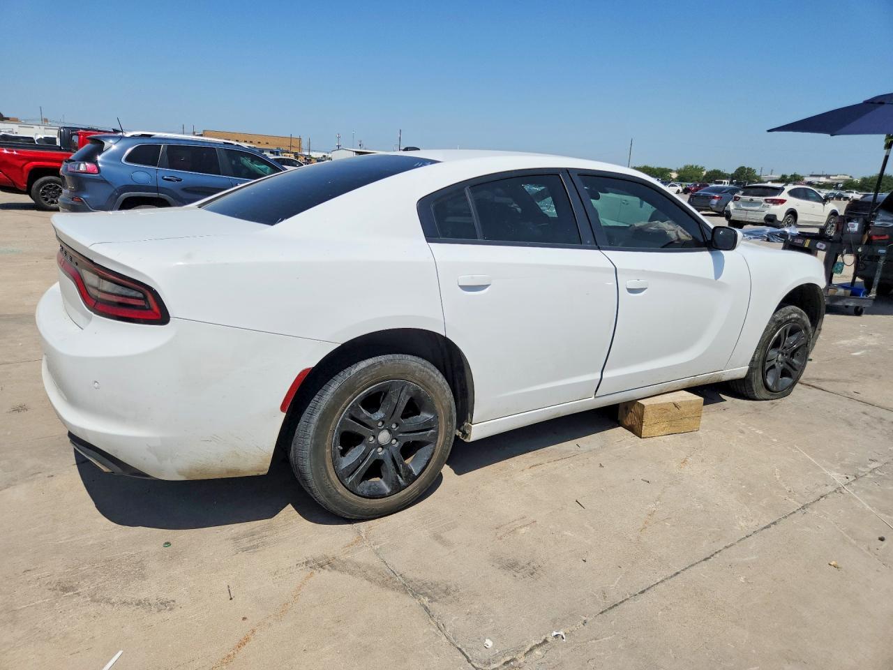 2022 Dodge Charger Sxt - Фото 3