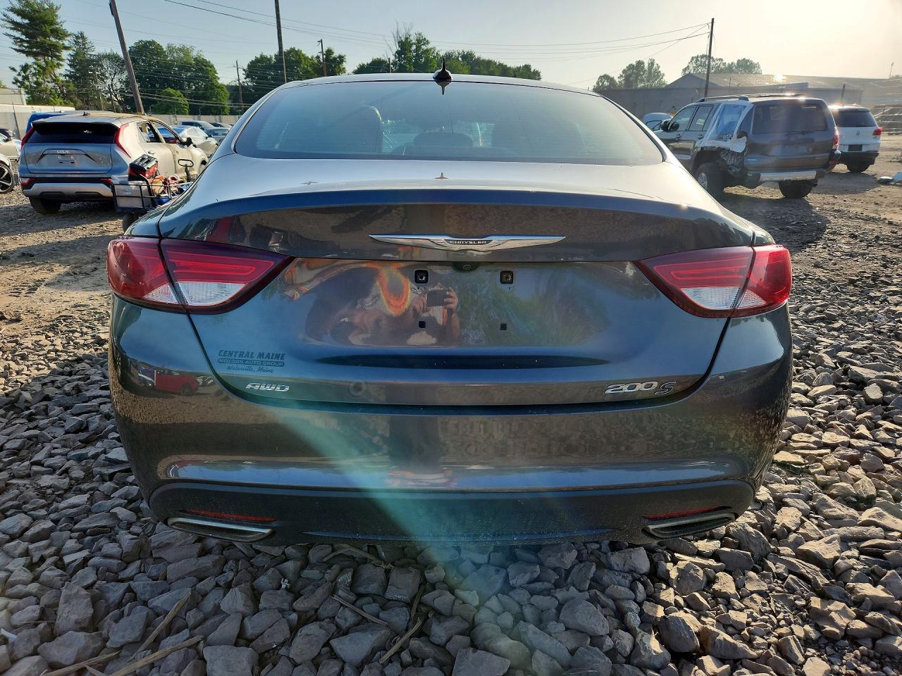 2015 Chrysler 200 S - Image 6