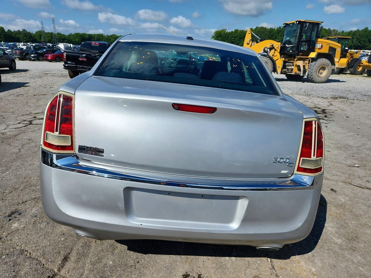 2012 Chrysler 300C - Фото 6