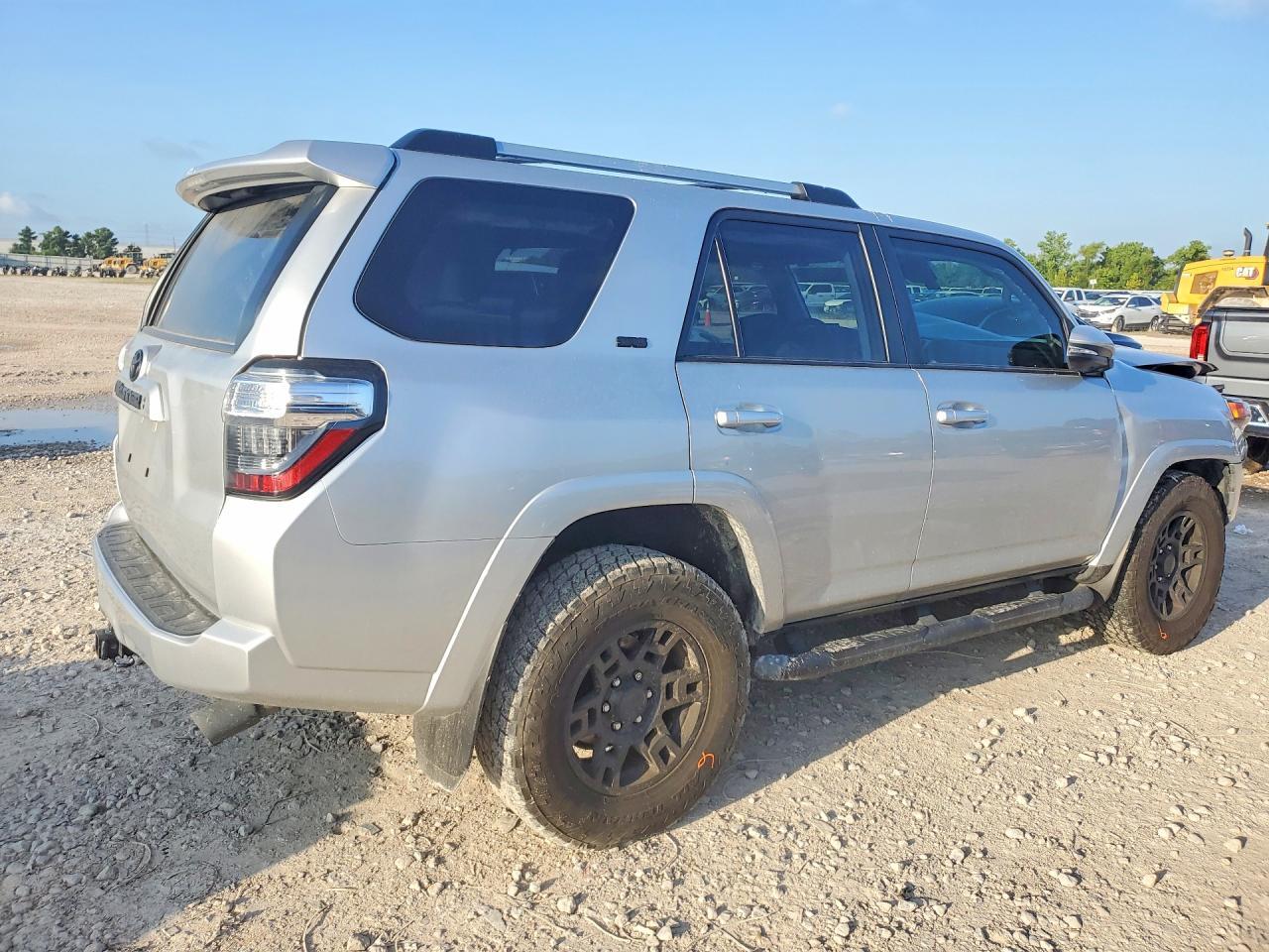 2024 Toyota 4Runner Sr5 Premium - Image 3