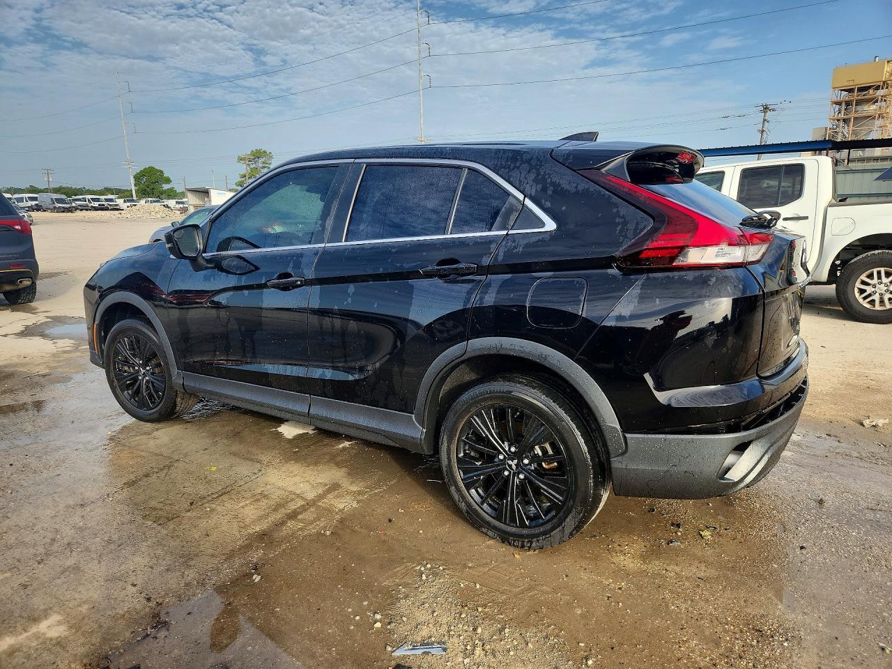 2022 Mitsubishi Eclipse Cross Le - Image 2