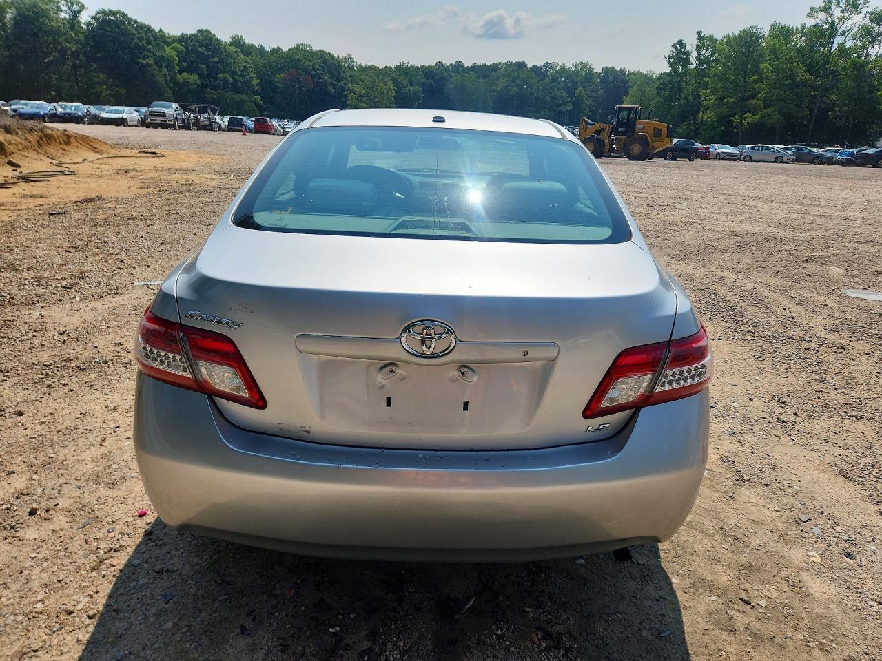 2011 Toyota Camry Le - Image 6