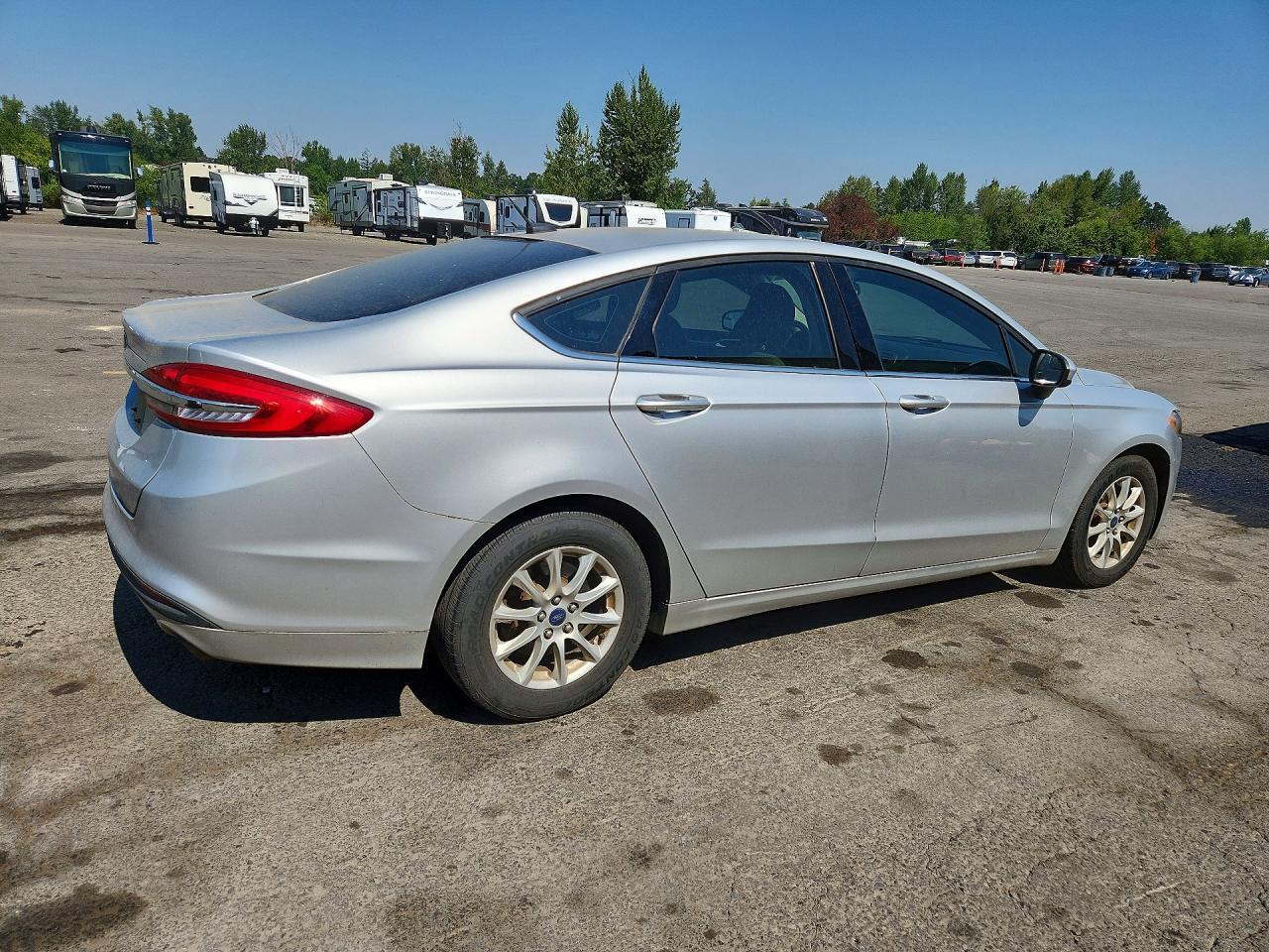 2017 Ford Fusion S - Фото 3