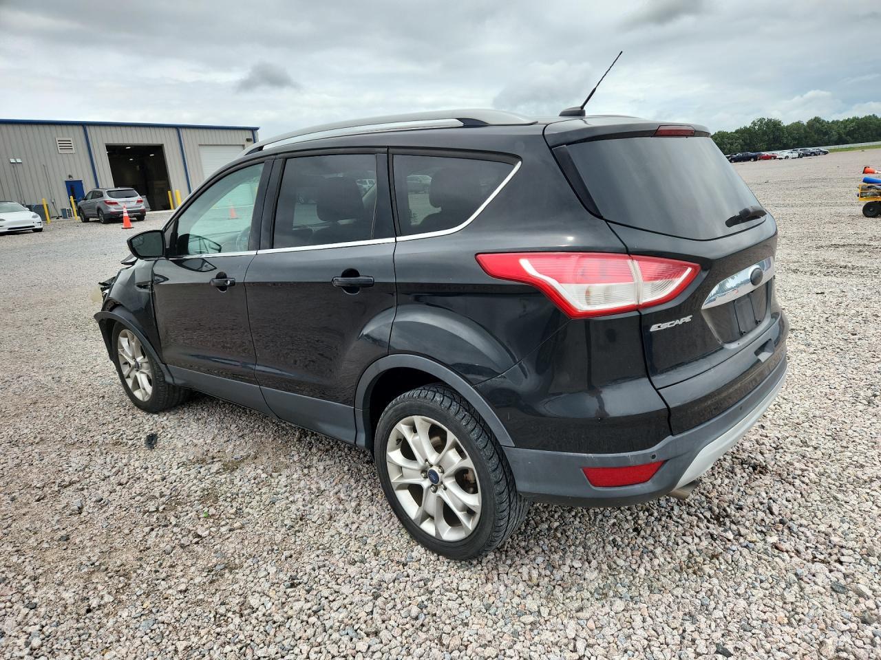 2015 Ford Escape Titanium - Фото 2