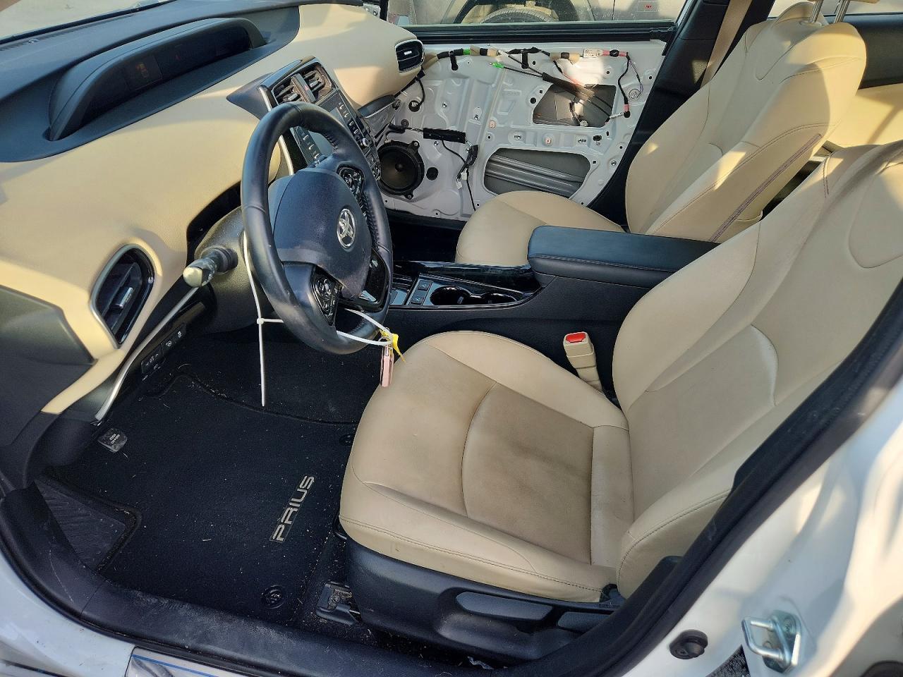 2021 Toyota Prius Xle Awd-E - Image 7