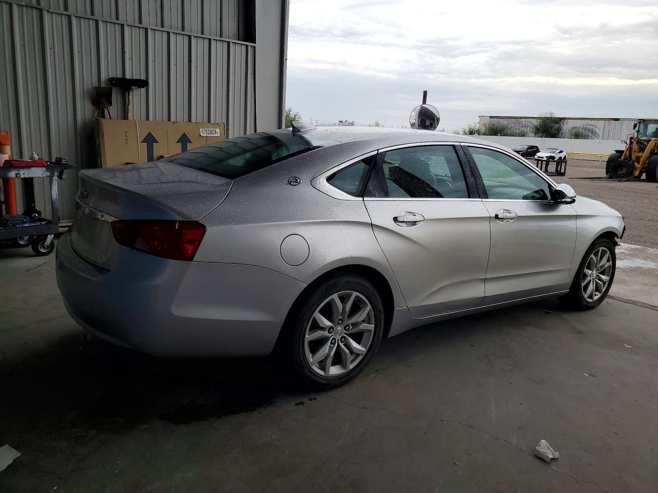2018 Chevrolet Impala Lt - Image 3