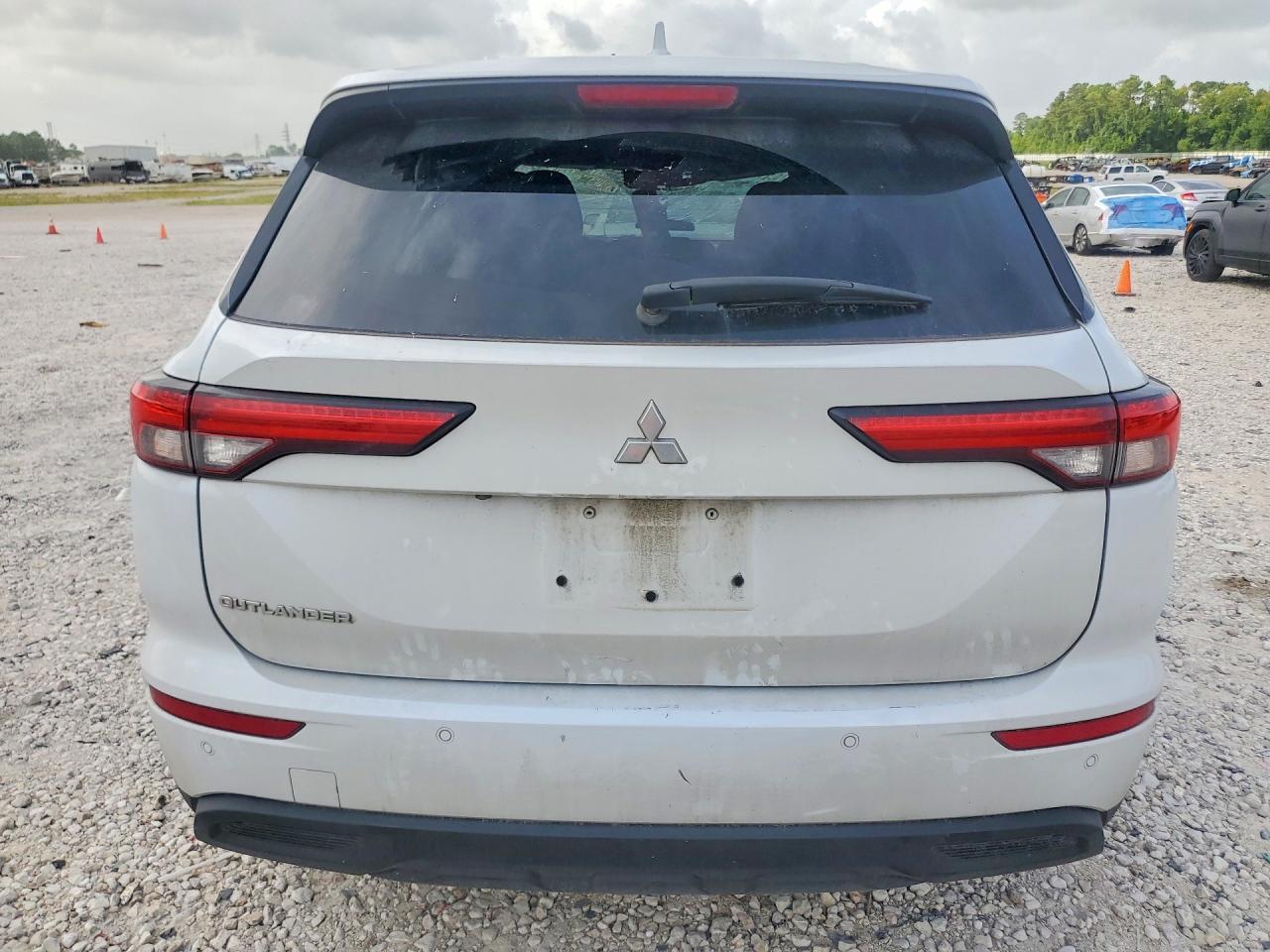 2022 Mitsubishi Outlander Se - Image 6