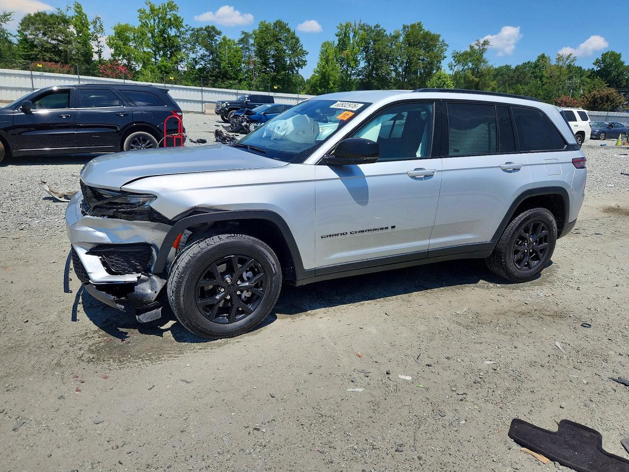 2024 Jeep Grand Cherokee Laredo