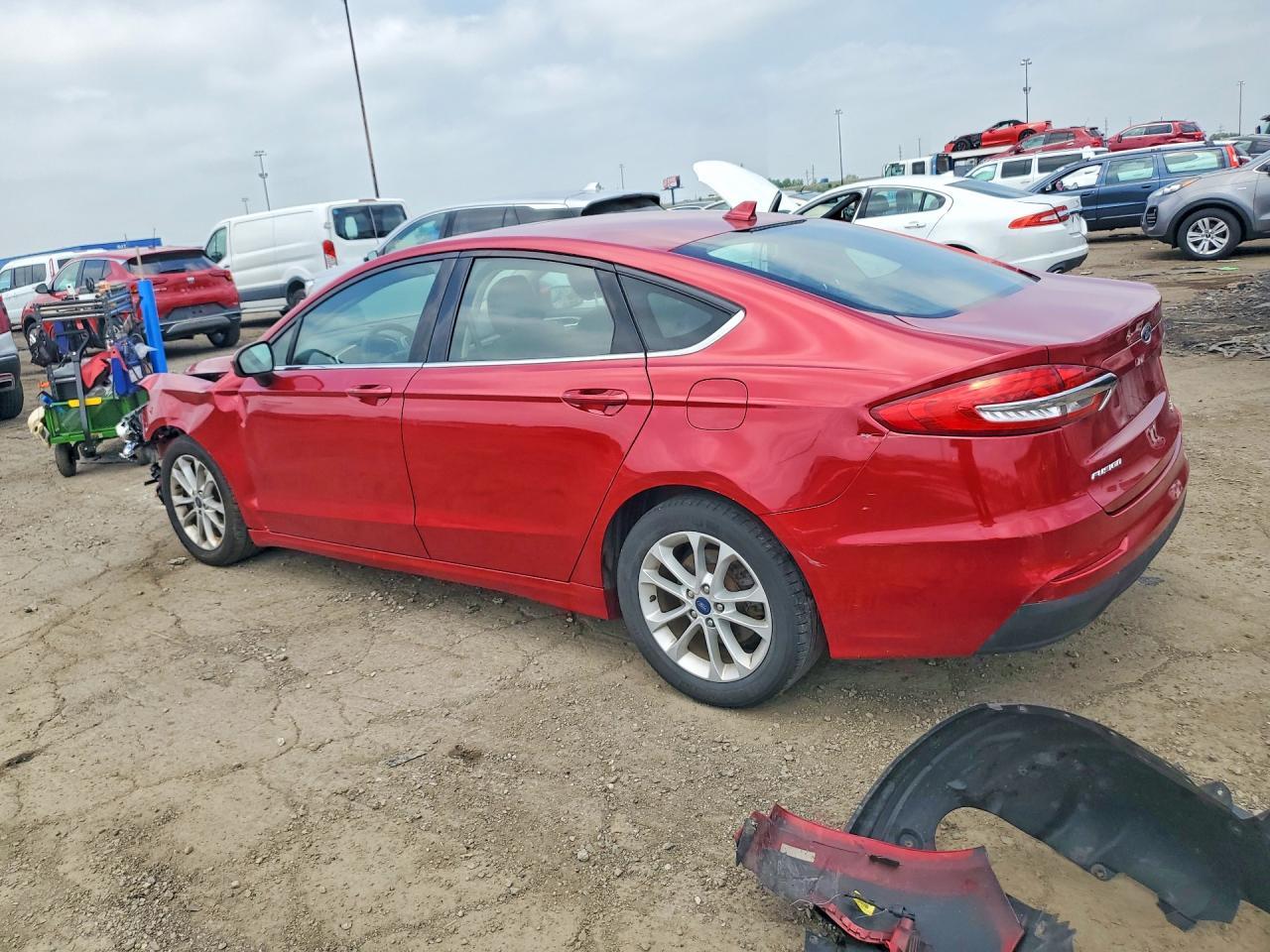 2020 Ford Fusion Se - Фото 2