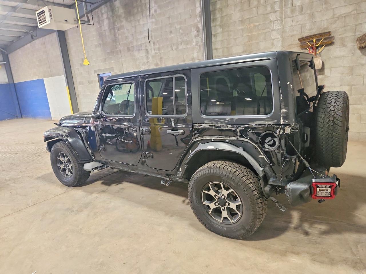 2018 Jeep Wrangler Unlimited Sport - Фото 2