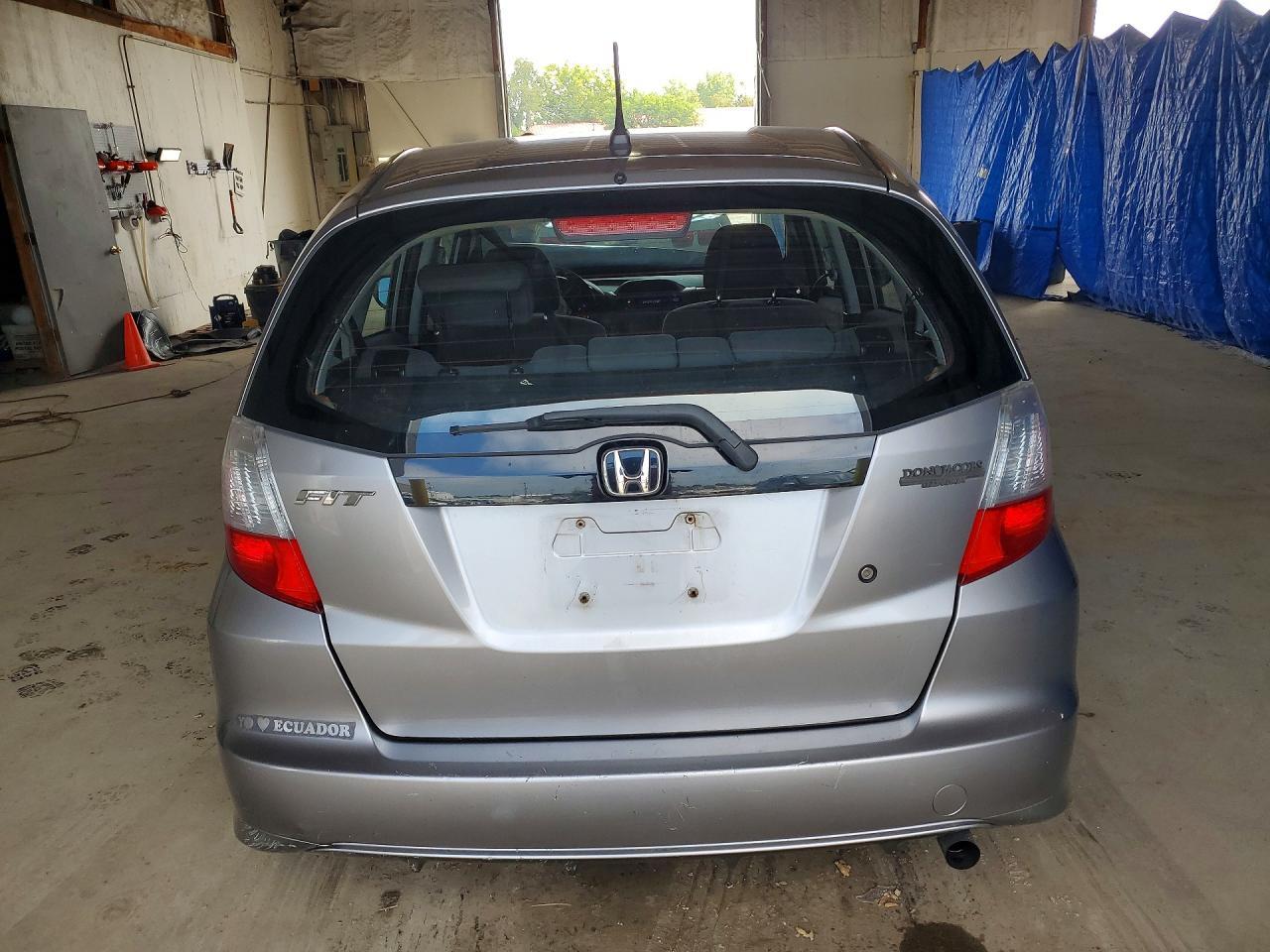 2010 Honda Fit - Image 6