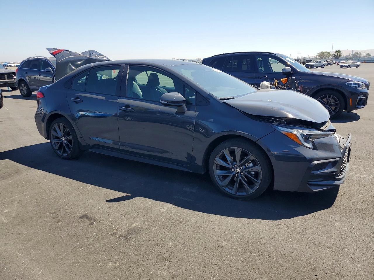 2025 Toyota Corolla Se - Image 4